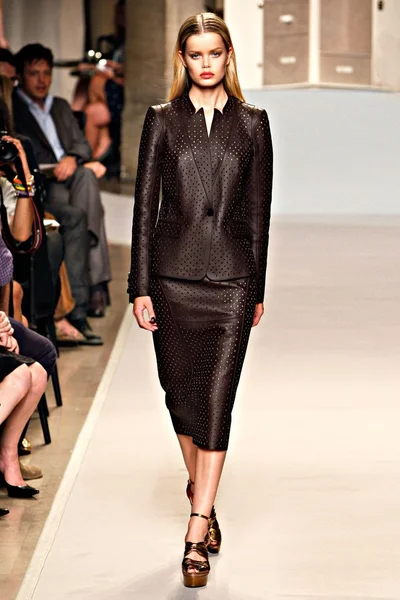 Look 17